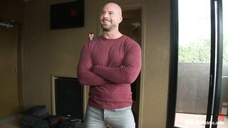 Muscle stud Mitch Vaughn tied up