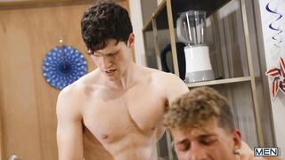 Independence Gay (Finn Harding, Felix Fox)