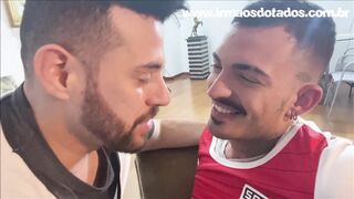 Bolas Na Trave / Balls Out (Leicy, Murillo)