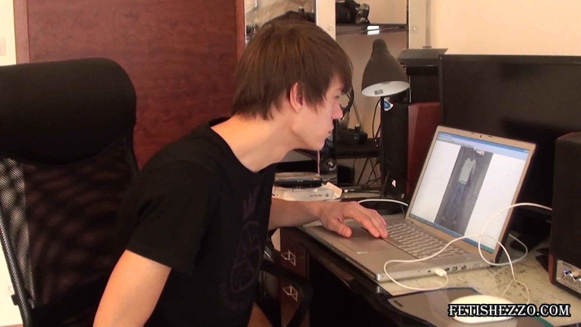 He enjoys his morning carrot again a familiar scene