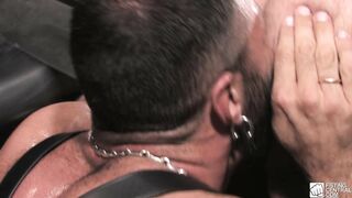 3 Fists in Paris Scene 03