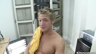 Gavin Waters the beefy bottom