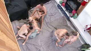 Christmas 2016 - 6-Man Orgy